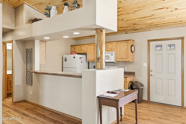 2348 S BUFFALO Loop, Overgaard, AZ 85933