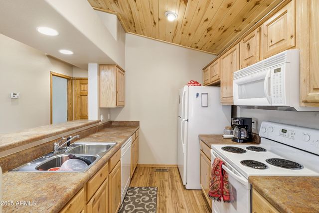 2348 S BUFFALO Loop, Overgaard, AZ 85933