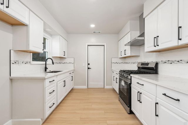 1115 E Cornell Avenue, Fresno, CA 93704