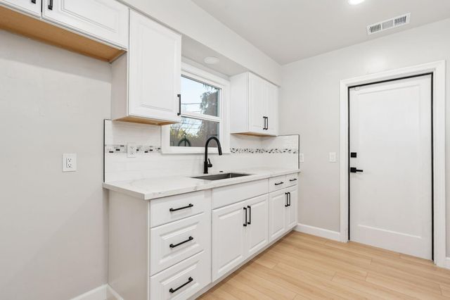 1115 E Cornell Avenue, Fresno, CA 93704