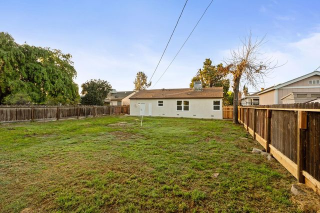 1115 E Cornell Avenue, Fresno, CA 93704