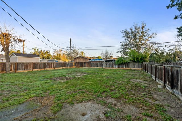 1115 E Cornell Avenue, Fresno, CA 93704