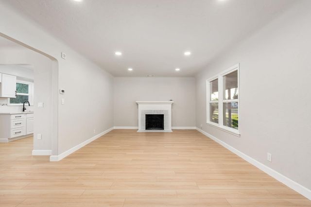 1115 E Cornell Avenue, Fresno, CA 93704