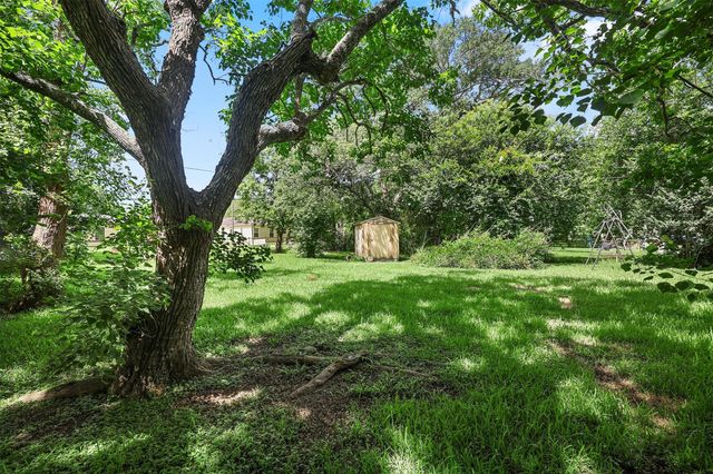 605 Honeysuckle Drive, La Marque, TX 77568