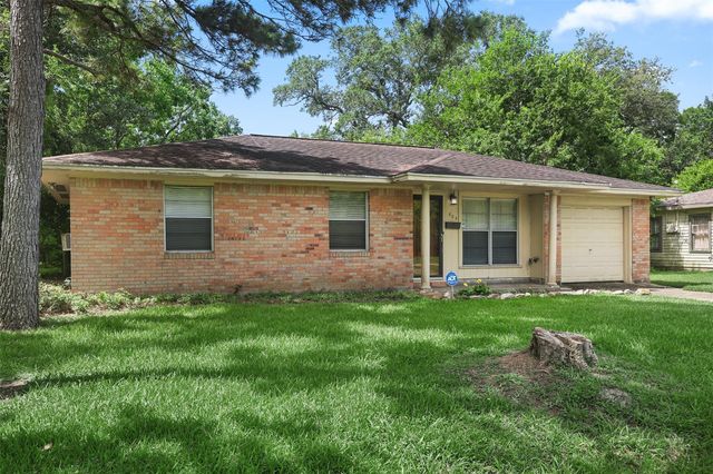 605 Honeysuckle Drive, La Marque, TX 77568