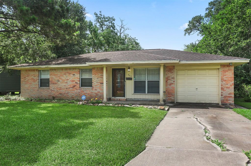 605 Honeysuckle Drive, La Marque, TX 77568