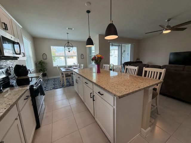 7986 NW Greenbank Circle, Port St. Lucie, FL 34987