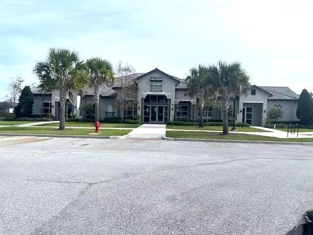 7986 NW Greenbank Circle, Port St. Lucie, FL 34987