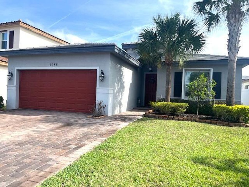 7986 NW Greenbank Circle, Port St. Lucie, FL 34987