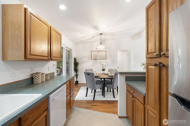 15805 SE 12th Place, Bellevue, WA 98008
