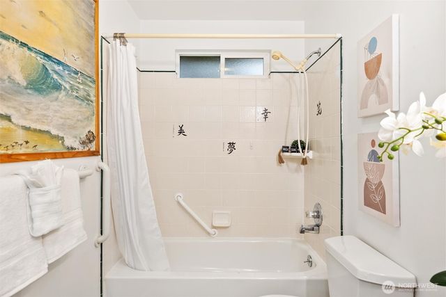 15805 SE 12th Place, Bellevue, WA 98008