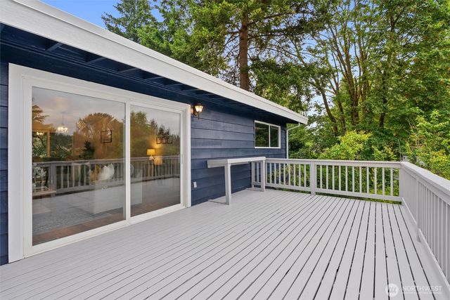 15805 SE 12th Place, Bellevue, WA 98008