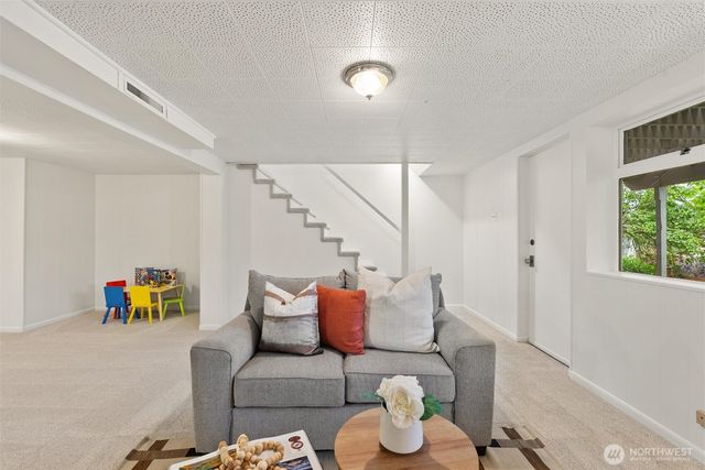 15805 SE 12th Place, Bellevue, WA 98008