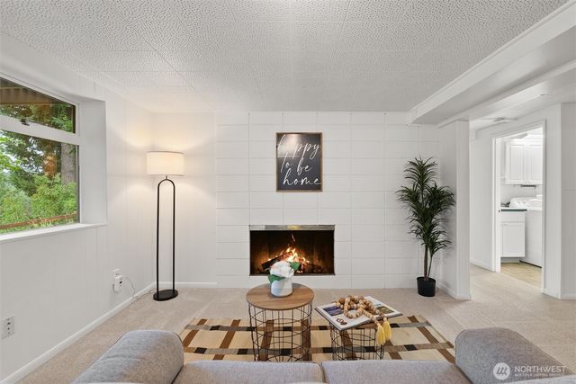15805 SE 12th Place, Bellevue, WA 98008