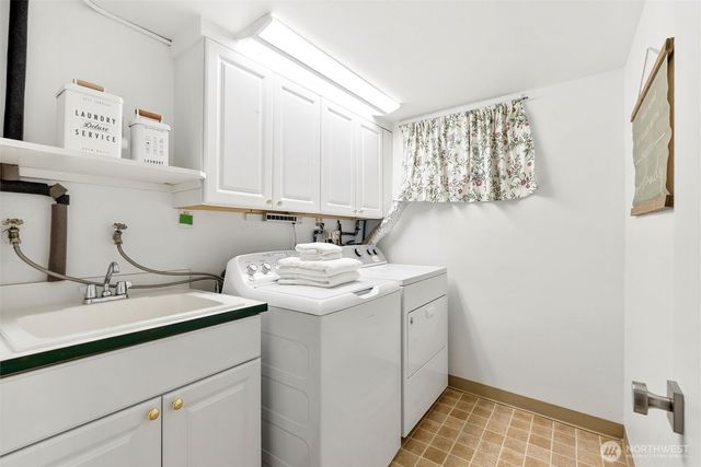 15805 SE 12th Place, Bellevue, WA 98008