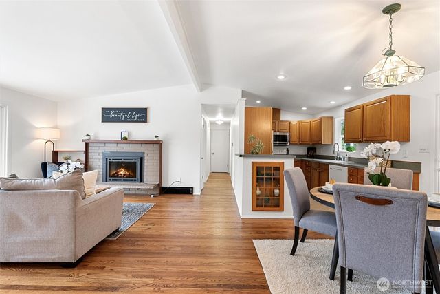 15805 SE 12th Place, Bellevue, WA 98008