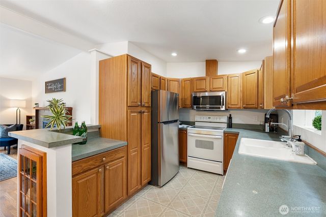 15805 SE 12th Place, Bellevue, WA 98008