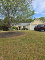 3450 Bridgeshaw Drive, Cumming, GA 30028