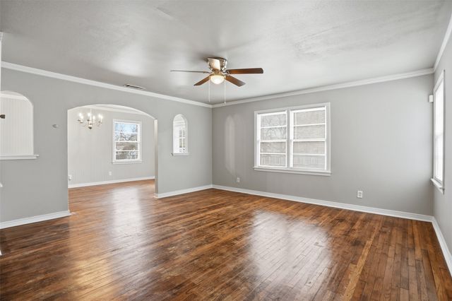 2325 Halbert Street, Fort Worth, TX 76112