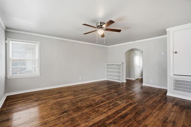 2325 Halbert Street, Fort Worth, TX 76112