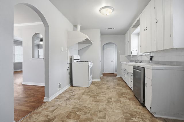 2325 Halbert Street, Fort Worth, TX 76112