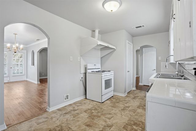 2325 Halbert Street, Fort Worth, TX 76112