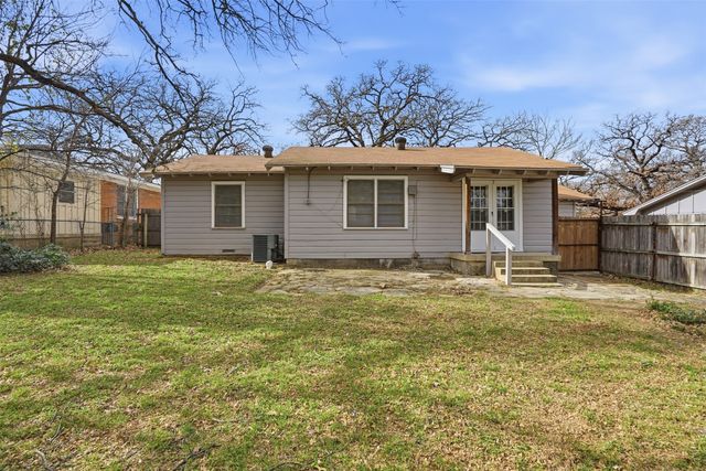 2325 Halbert Street, Fort Worth, TX 76112