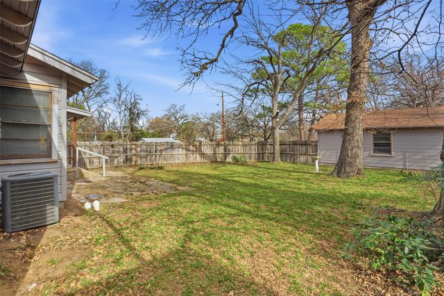 2325 Halbert Street, Fort Worth, TX 76112