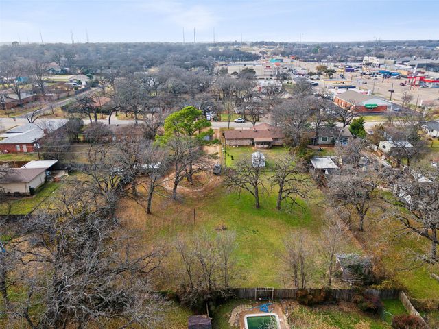 2325 Halbert Street, Fort Worth, TX 76112