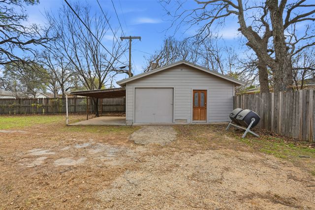 2325 Halbert Street, Fort Worth, TX 76112