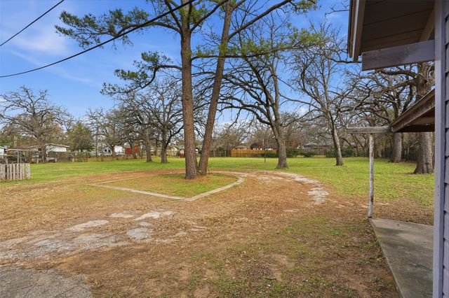 2325 Halbert Street, Fort Worth, TX 76112