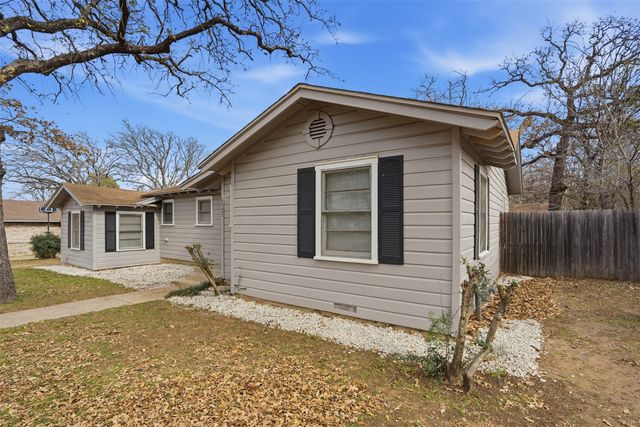 2325 Halbert Street, Fort Worth, TX 76112