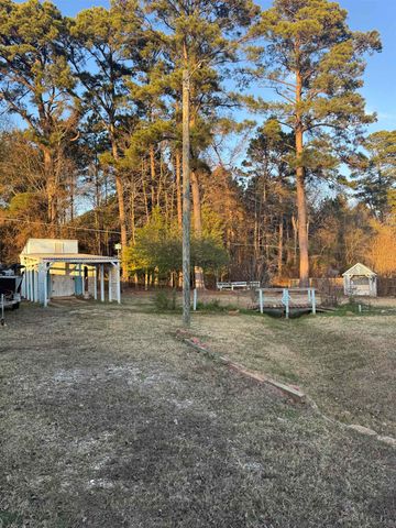 13 Circle Rd, Longview, TX 75604