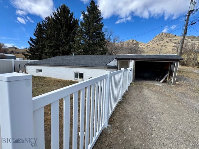 907 E Montana St., Livingston, MT 59047