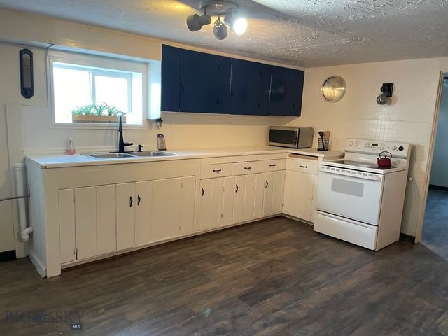 907 E Montana St., Livingston, MT 59047