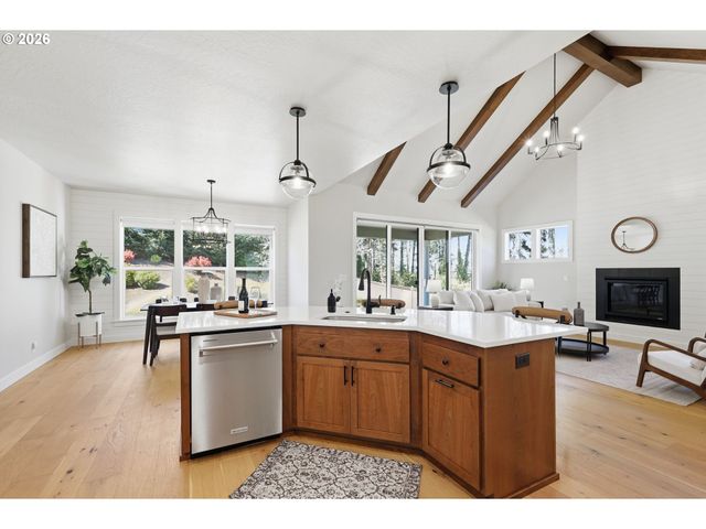 2153 MAJESTIC Pl, Eugene, OR 97403