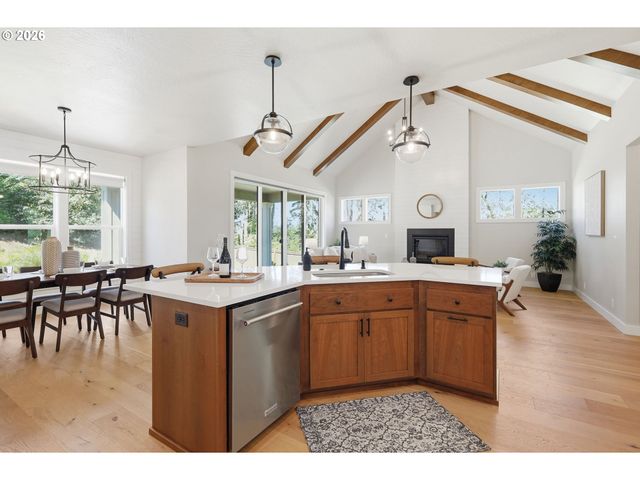 2153 MAJESTIC Pl, Eugene, OR 97403