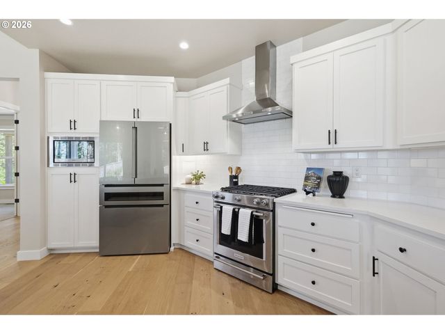 2153 MAJESTIC Pl, Eugene, OR 97403