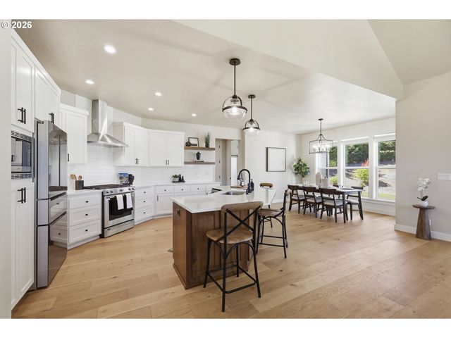 2153 MAJESTIC Pl, Eugene, OR 97403