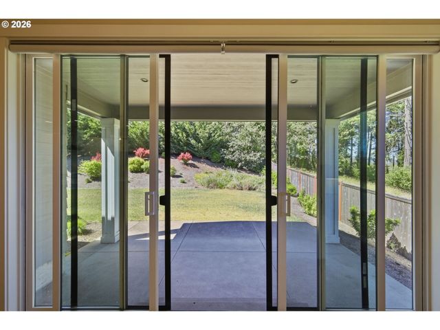 2153 MAJESTIC Pl, Eugene, OR 97403