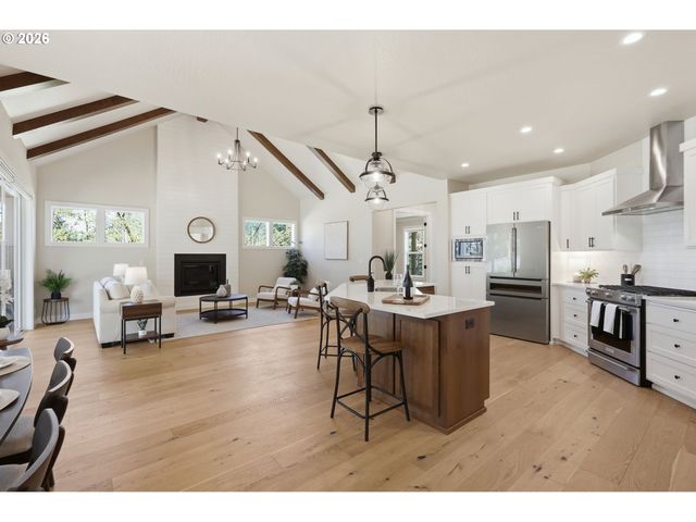 2153 MAJESTIC Pl, Eugene, OR 97403