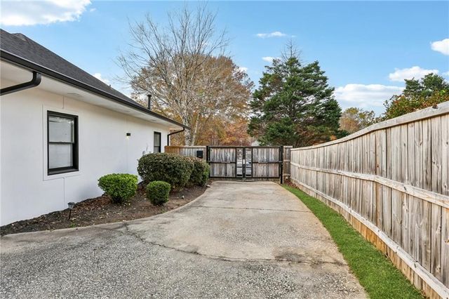 4985 Cascade Overlook SW, Atlanta, GA 30331