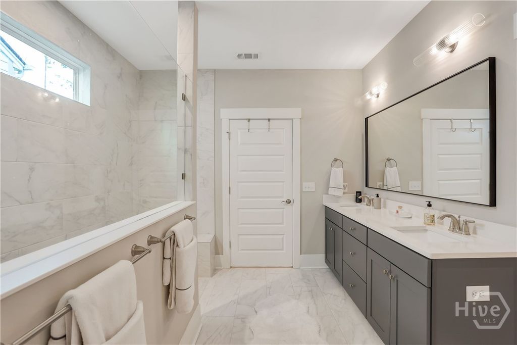 Image 25 of property listing at 458 Mandeville Drive, Richmond Hill, GA 31324
