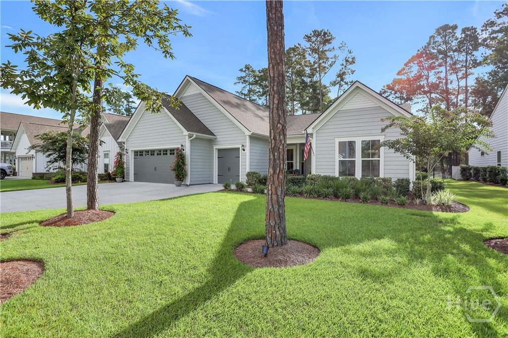 Image 4 of property listing at 458 Mandeville Drive, Richmond Hill, GA 31324