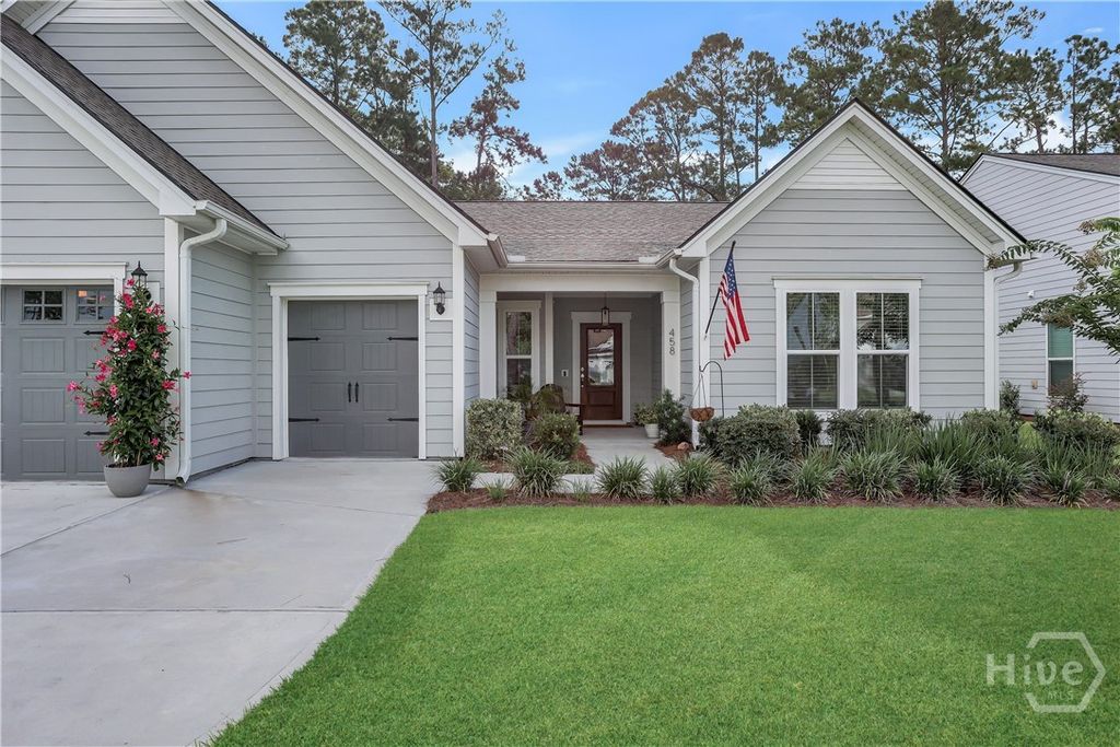 Image 6 of property listing at 458 Mandeville Drive, Richmond Hill, GA 31324