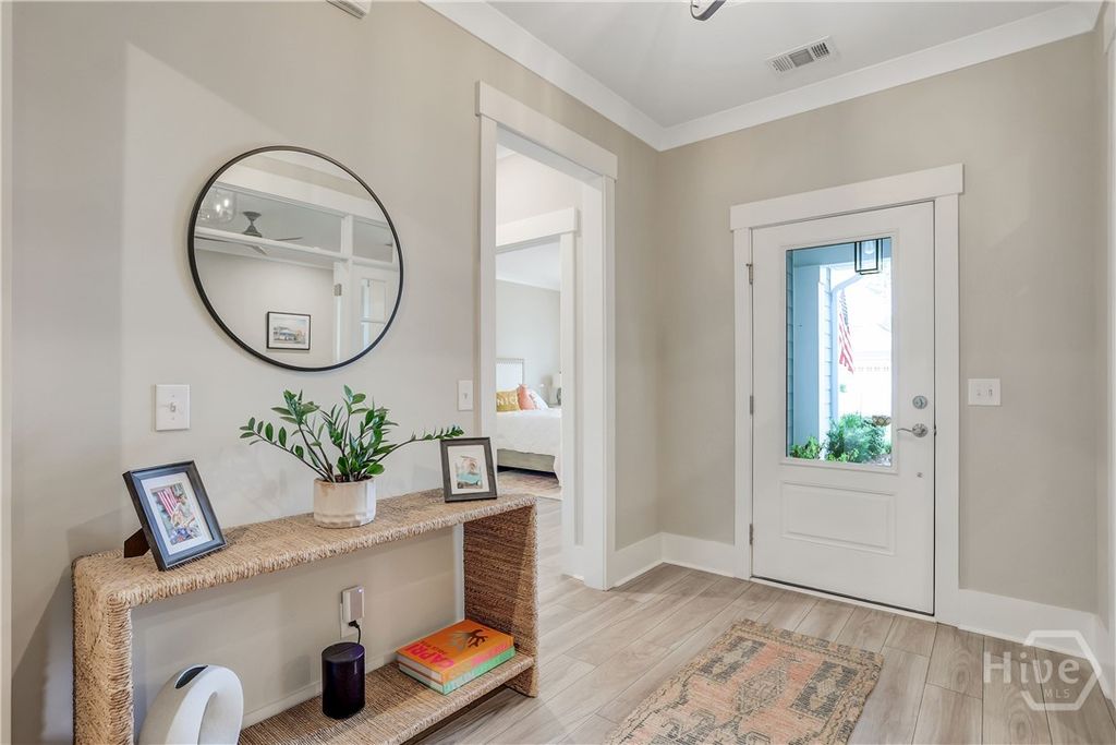 Image 8 of property listing at 458 Mandeville Drive, Richmond Hill, GA 31324