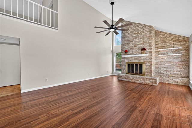 813 Lakeview Drive, Sugar Land, TX 77498