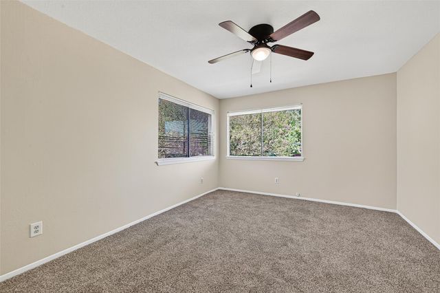 813 Lakeview Drive, Sugar Land, TX 77498