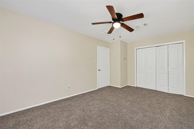 813 Lakeview Drive, Sugar Land, TX 77498