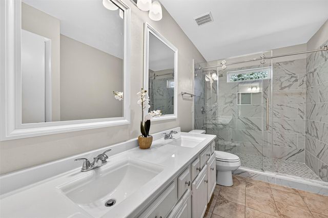 813 Lakeview Drive, Sugar Land, TX 77498